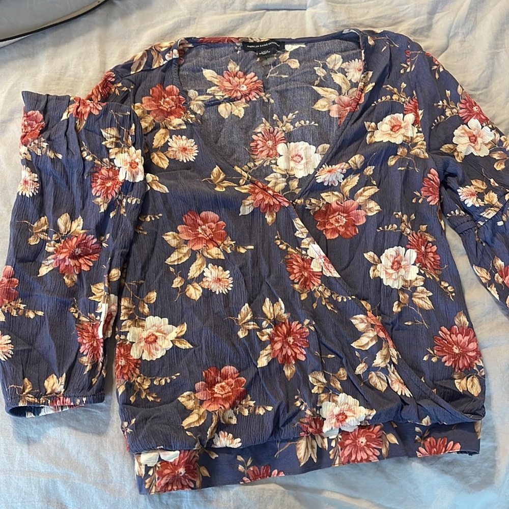 American Eagle cute blouse